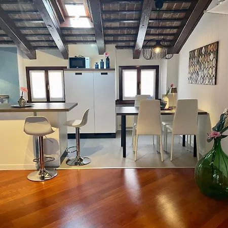 Appartamento Starago Attic - Elegante Mansarda In Centro Storico